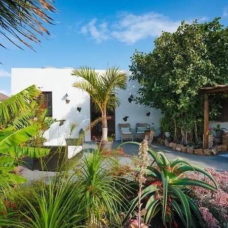 Holiday home Finca-botanico-garden-apartment Guatiza